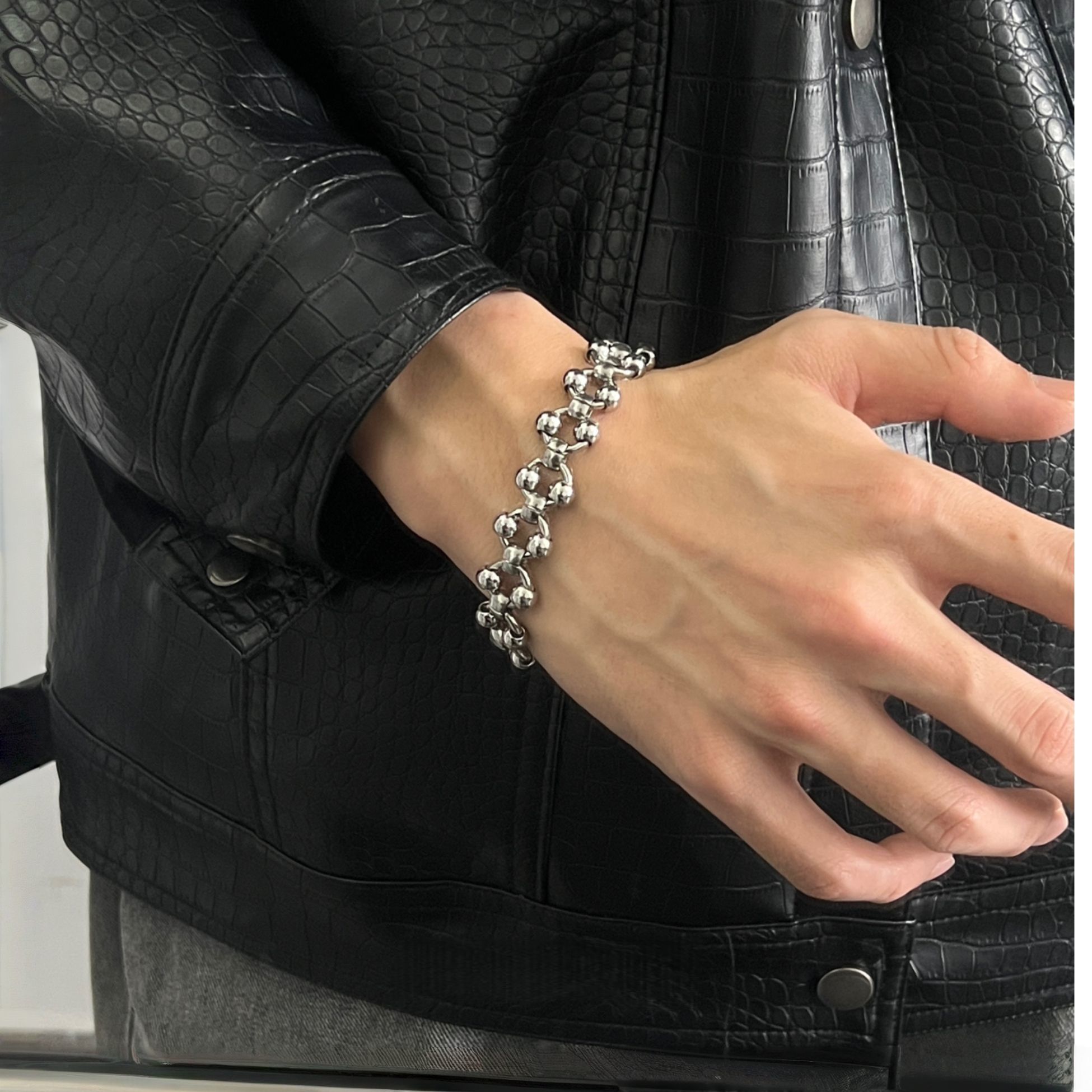 Heavy Punk Hollow Steel Bead B - огляд і ціна Streetwear Brand Jewelry
