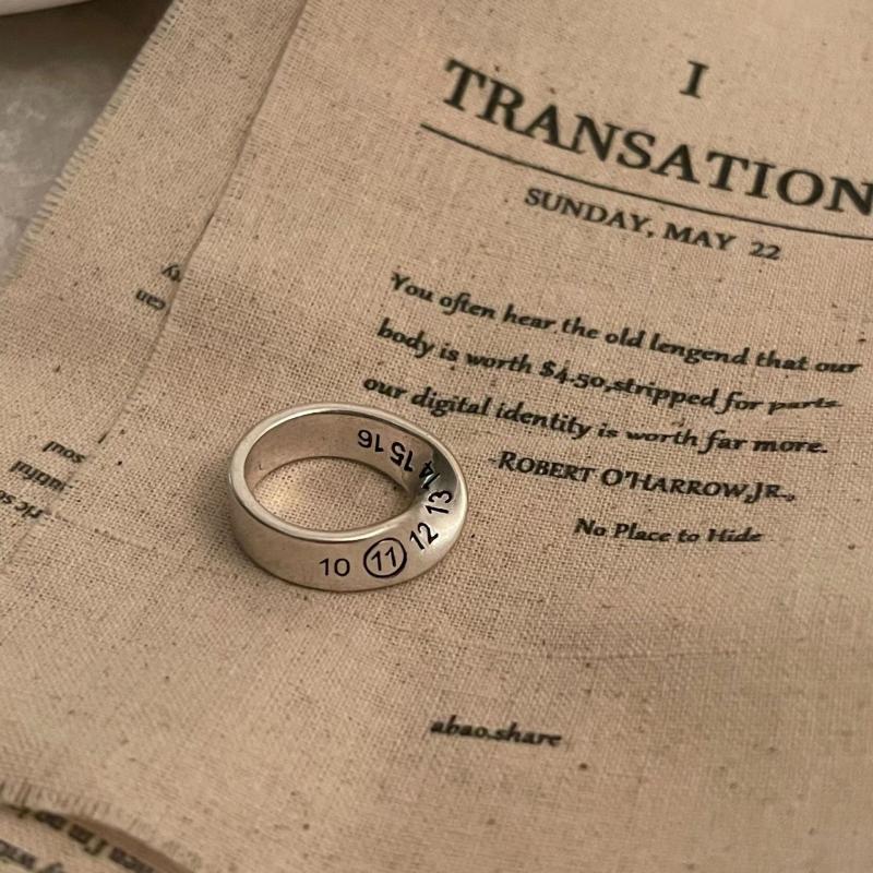 Mobius Irregular Twist Number  - огляд і ціна Chrome Hearts Ring