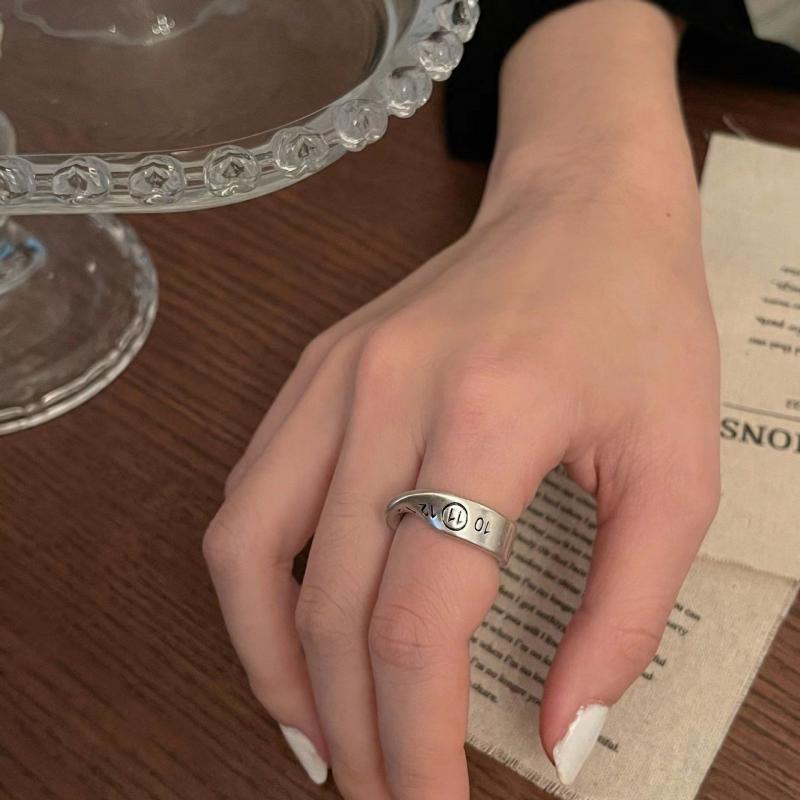 Mobius Irregular Twist Number  - огляд і ціна Chrome Hearts Ring
